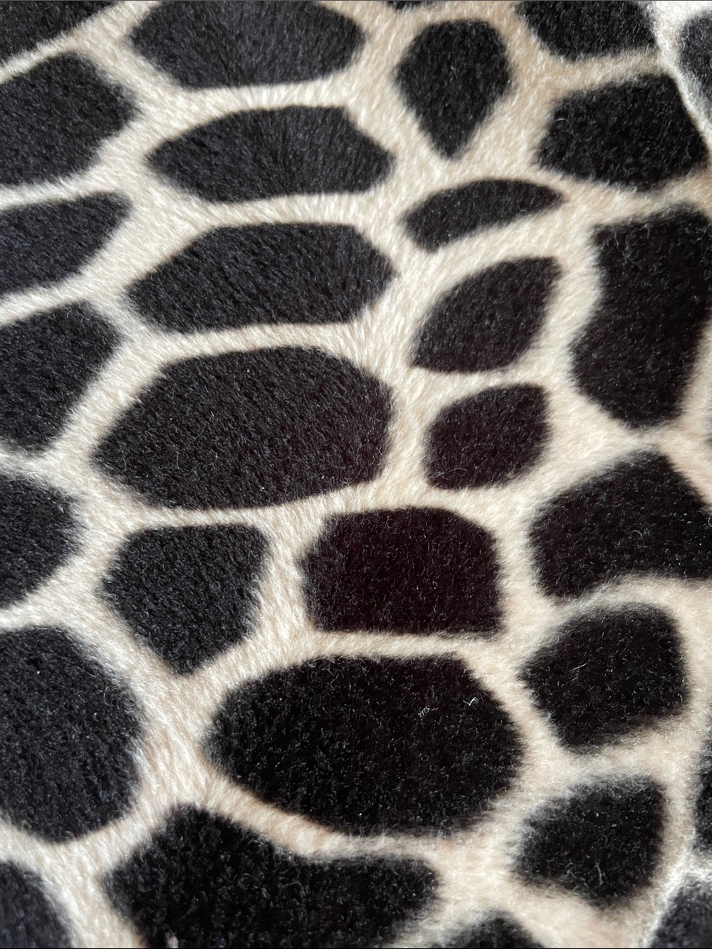 kate spade Black and Cream Giraffe-Print Shoulder Bag - Picture 3 of 11